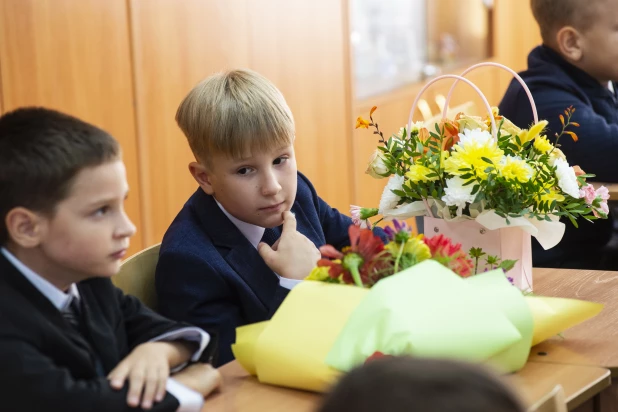 Торжественные линейки в честь Дня знаний прошли в Барнауле.