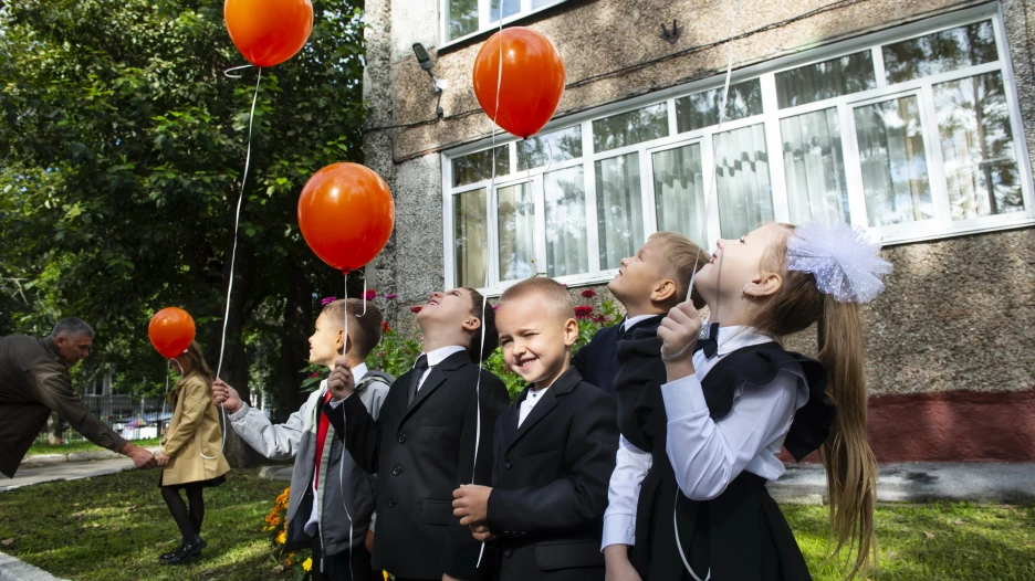 Торжественные линейки в честь Дня знаний прошли в Барнауле.