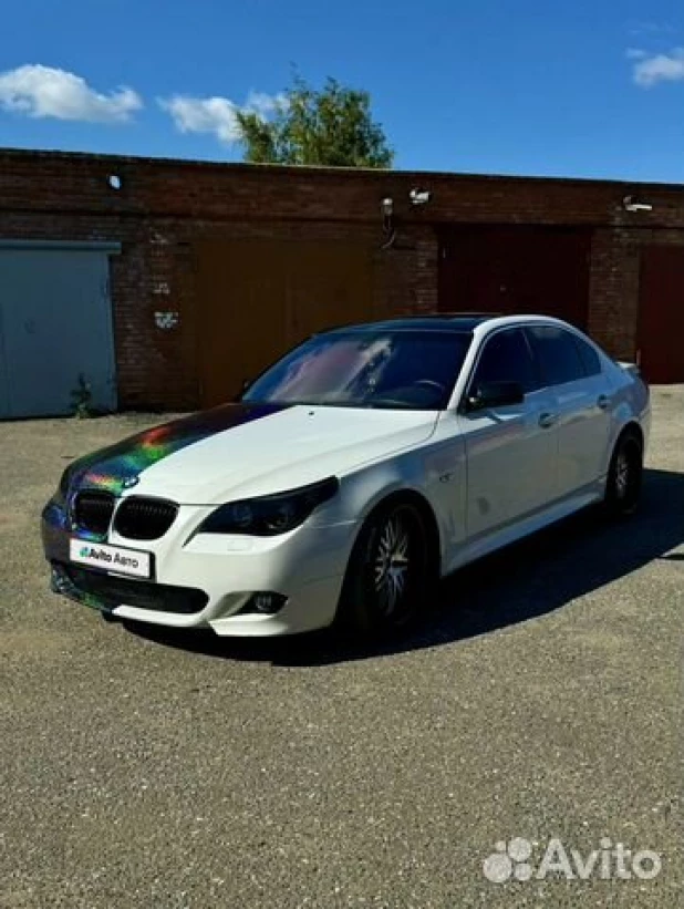 BMW 5 серии 2003 года выпуска