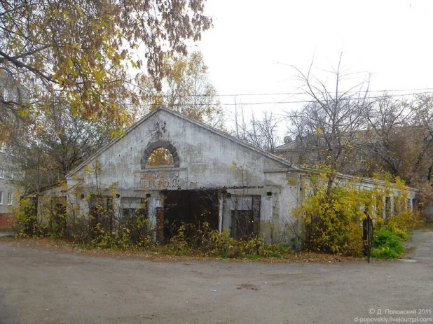 Баня с пропускной способностью 125 человека в час, построена в 1934 году, Барнаул, (на данный момент снесена).