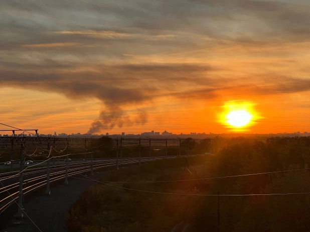 Дым от пожара в Барнауле видно в Новоалтайске.