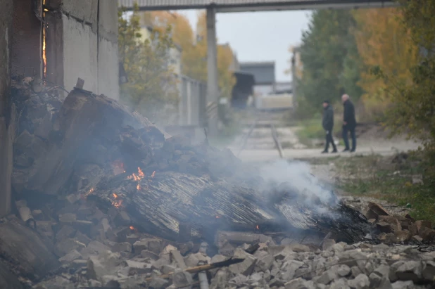 Пожар в Барнауле 29 сентября на мебельной фабрике 