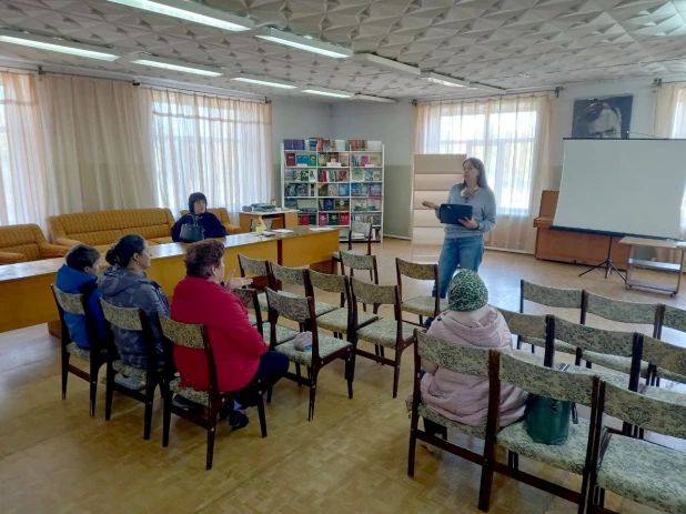 Руководитель Общественной приемной Оксана Молодых провела личные приемы граждан в пяти населенных пунктах.