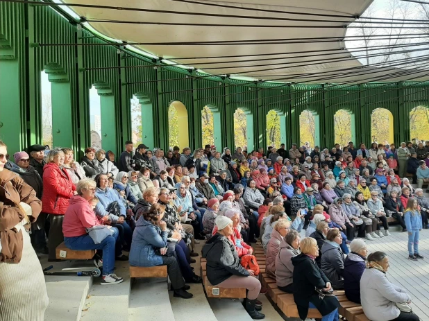 Концерт в Изумрудном парке. 