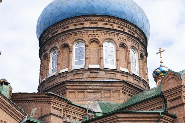 Покровский кафедральный собор, Барнаул.