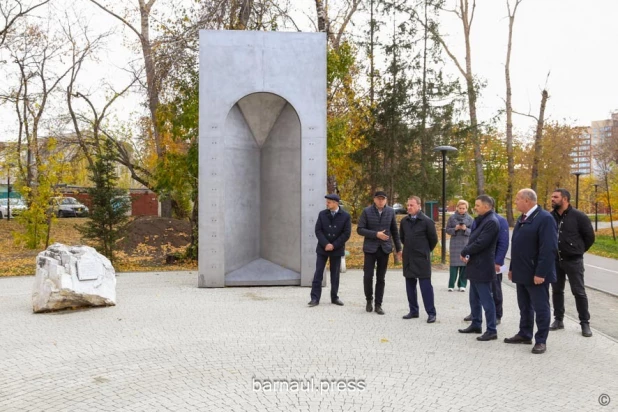 Выездное совещание главы Барнаула Вячеслава Франка по результатам проделанных работ в парке «Изумрудный».