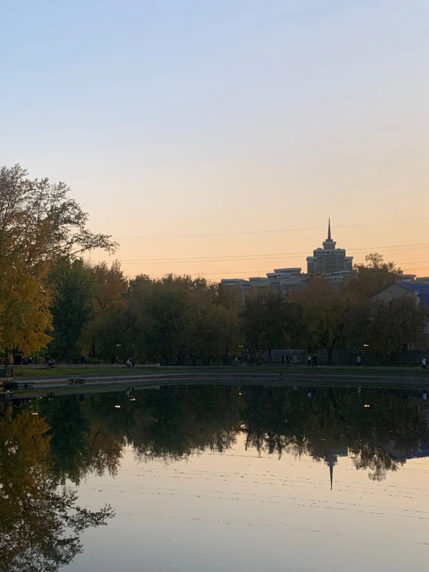 Пруд в Изумрудном парке.