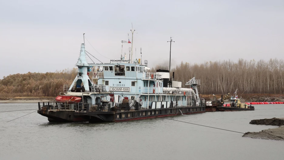 Росводоканал Барнаул приступил к дноуглубительным работам в водоподводящих каналах двух городских речных водозаборов.