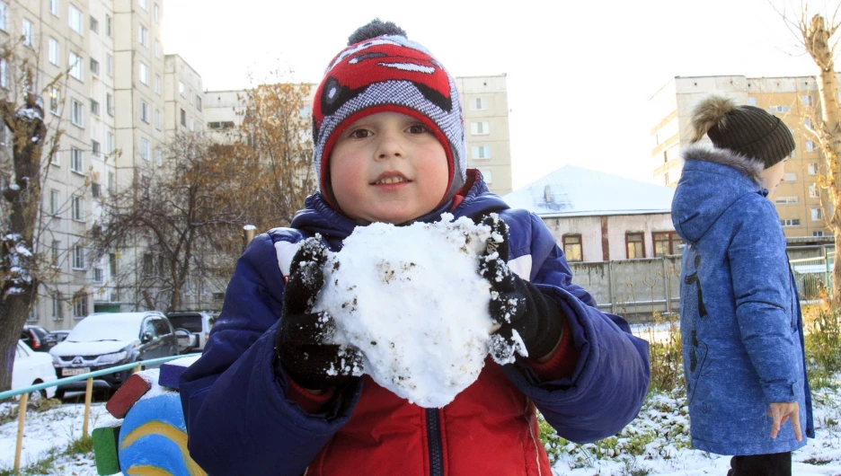 Осенний снег в Барнауле в разные годы.