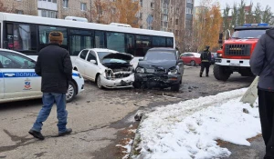 На ул. Северо-Власихинская в Барнауле случилось ДТП.