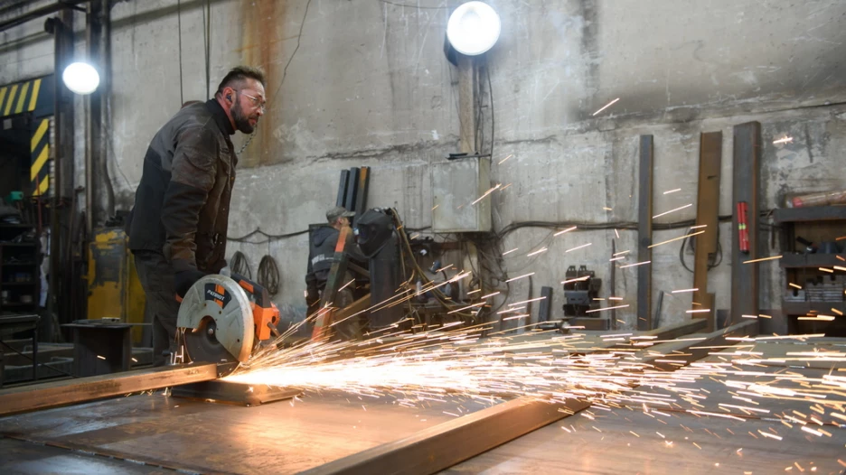 Производство прицепов на предприятии «Алтайкузов».