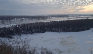 Берегового склона реки Обь в Барнауле.