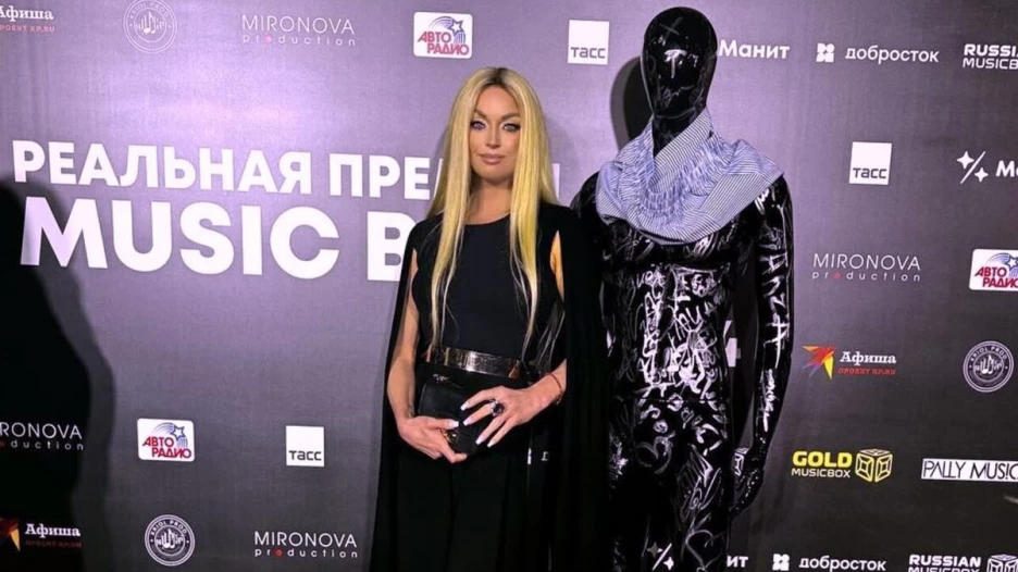 Анастаися Волочкова на красной дорожке. 