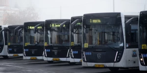 Автобусы №1 и №10.
