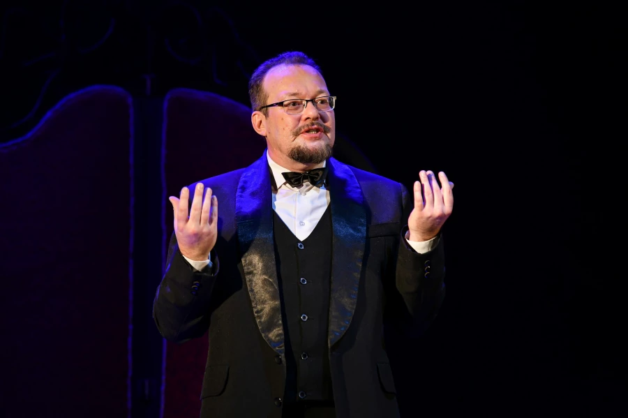 Лекторий в музыкальном театре