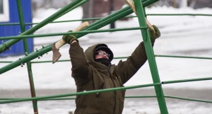 Как в Барнауле собирают елку, декабрь 2024. 