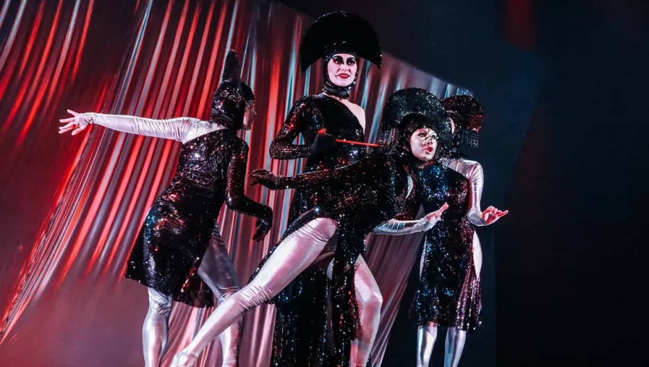 "Сказка о спящей царевне" в Молодежном театре.