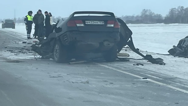 ДТП с разорванным пополам авто произошло в Топчихинском районе Алтайского края. 2 января 2025 года.