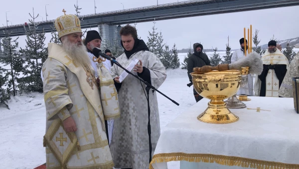 Для души и здоровья. Крещенские купания в Барнауле — большой фоторепортаж altapress.ru