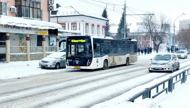 Автобусы зимой, Барнаул. 
