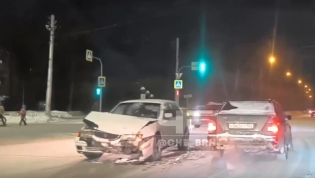 Барнаульцы просят установить стрелку на повороте. Снова ДТП на Георгиева