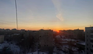 Красным Солнцем смогли полюбоваться барнаульцы на рассвете