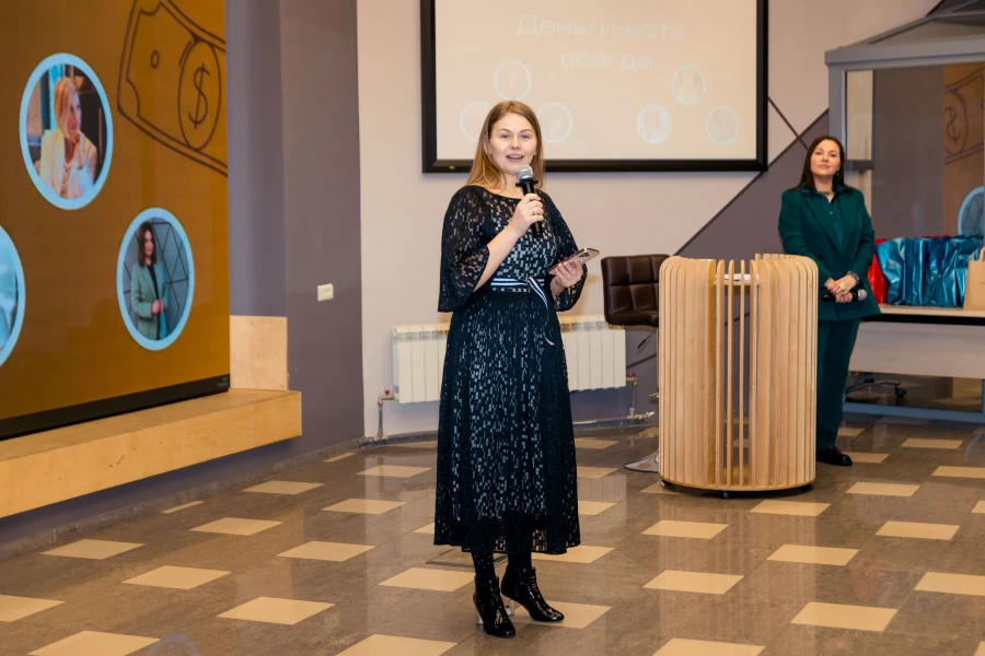 Анна Усова.