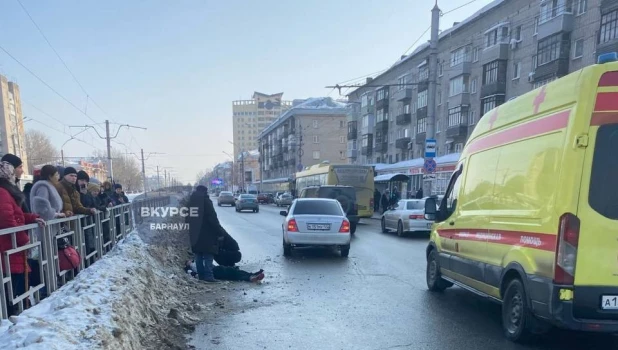 Сбили пешехода на центральной улице Барнаула