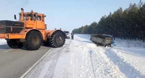 Дорожники помогают водителям