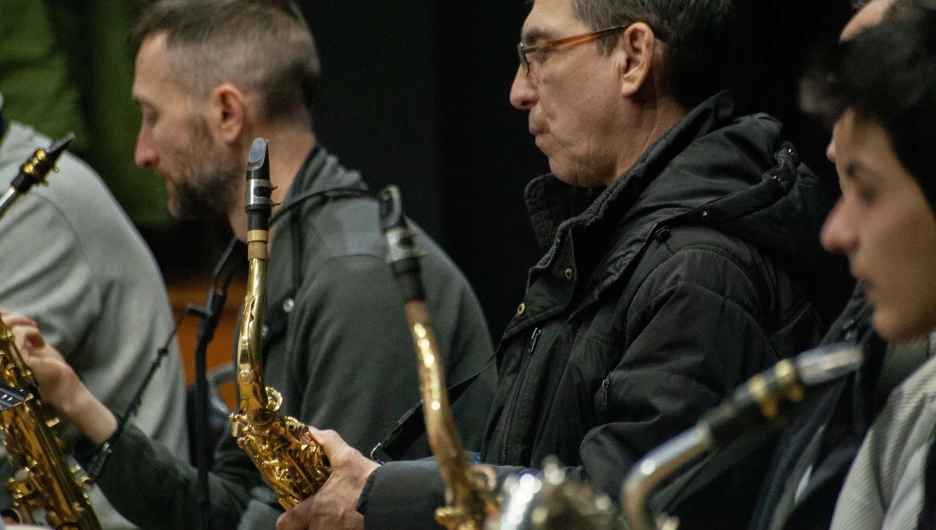 Репетиция барнаульского духового оркестра в ДК "Сибэнергомаш".