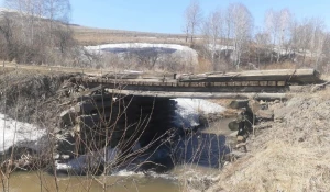 Аварийный мост в Чарышском районе.