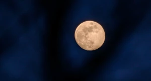 Барнаульцы увидели кровавую Луну до полного затмения с 12 по 13 марта.