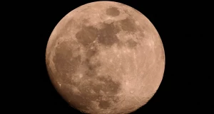 Барнаульцы увидели кровавую Луну до полного затмения с 12 по 13 марта.