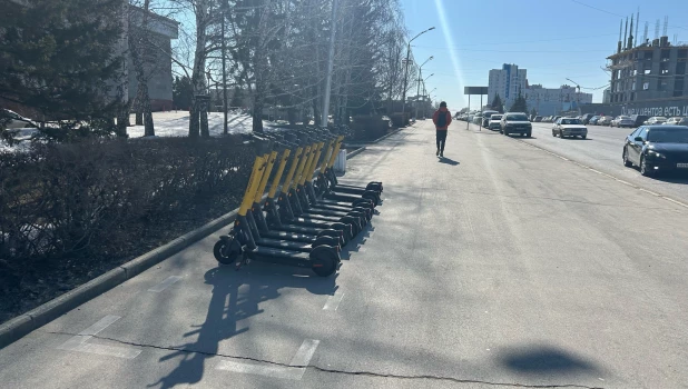 Электросамокаты.