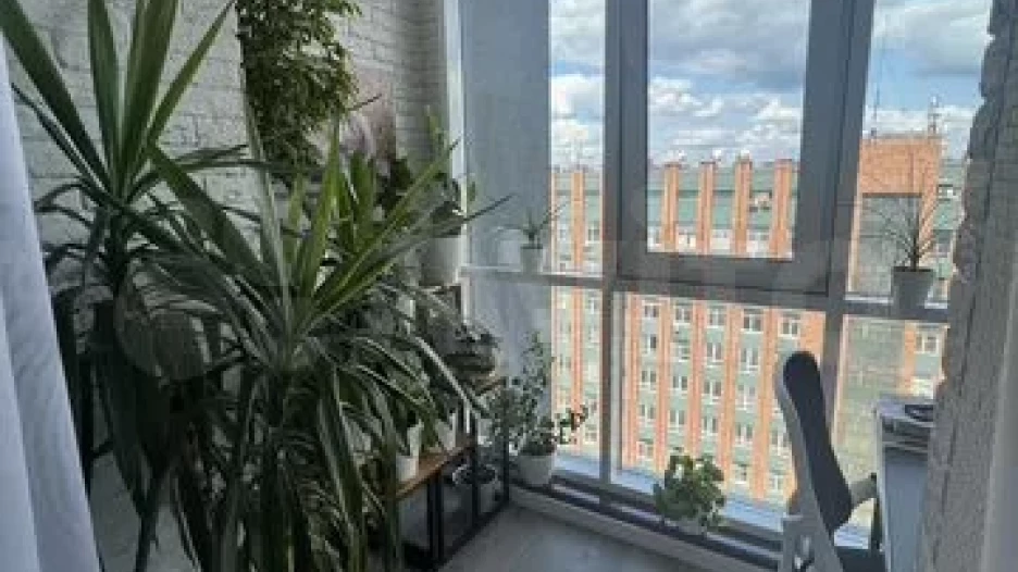 Квартиру с парящей стеной продают в Барнауле за 28 млн рублей