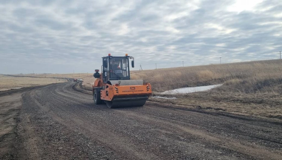 Начали ремонт дороги Алейск-Бориха.