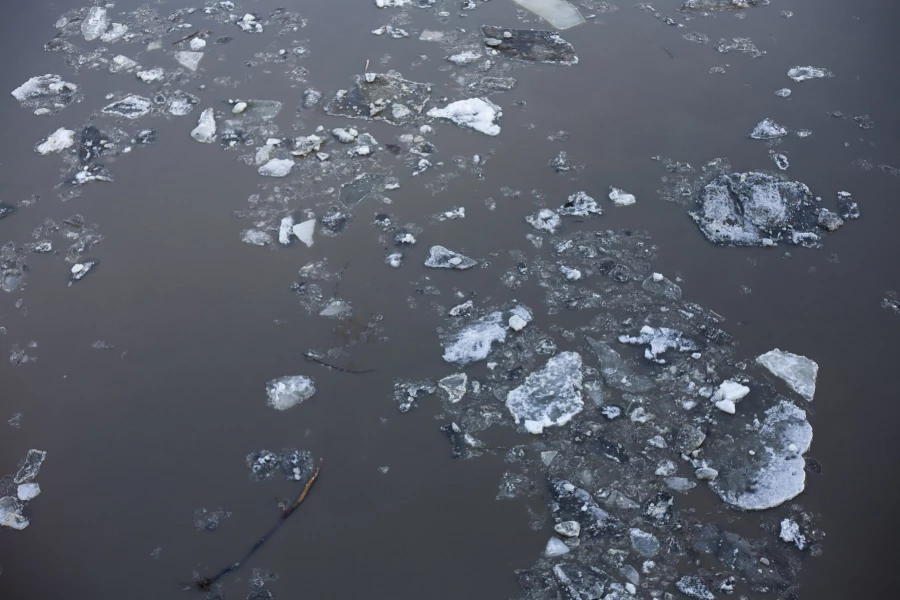 Ледоход в Барнауле, 2025 год.