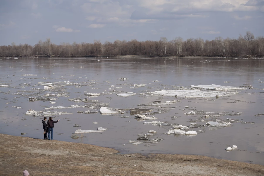 Ледоход в Барнауле, 2025 год.