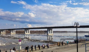 В Барнауле начался долгожданный ледоход. 