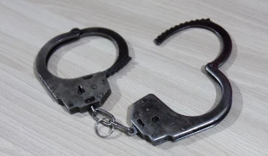Наручники. Арест.