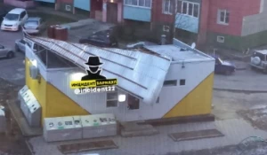 Сорвало крышу у Wildberries в Барнауле