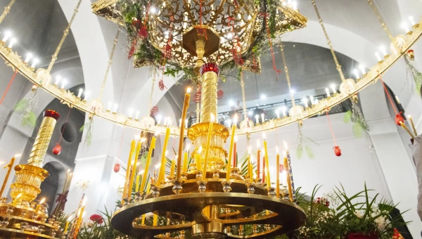 Ночная пасхальная служба.