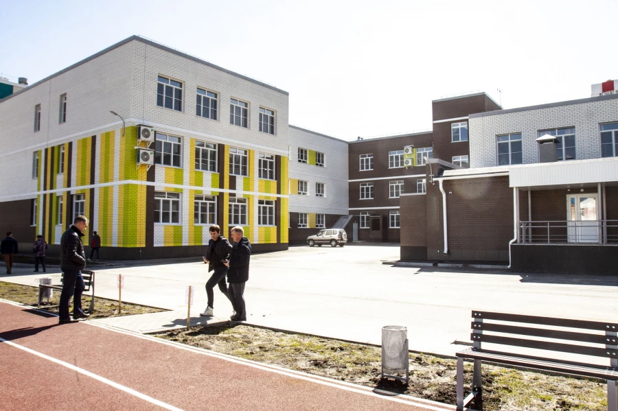 Новая школа в квартале 2011 в Барнауле