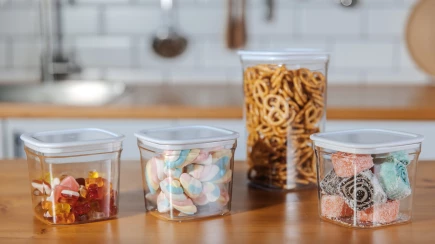 Товары для дома из пластмассы компании «Мартика».