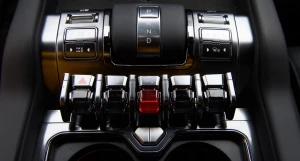 Презентация современных автомобилей от руководителя «Vin-кодер» (ранее брэнд «Зиас-Авто») Константина Денисенко на встрече «Женского клуба».