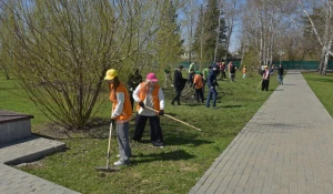 Городской субботник в Барнауле 
