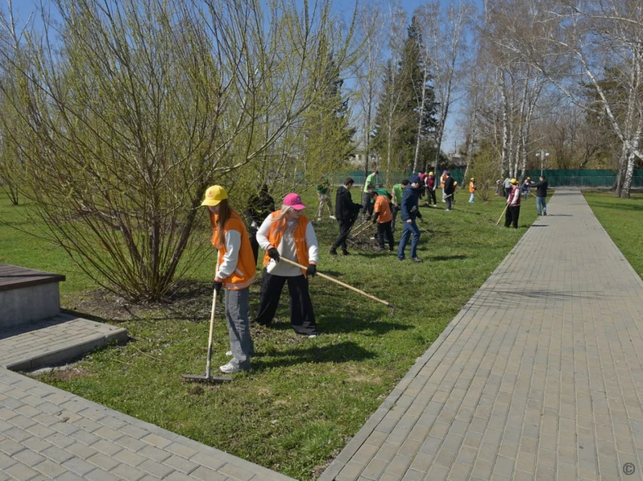 Городской субботник в Барнауле 
