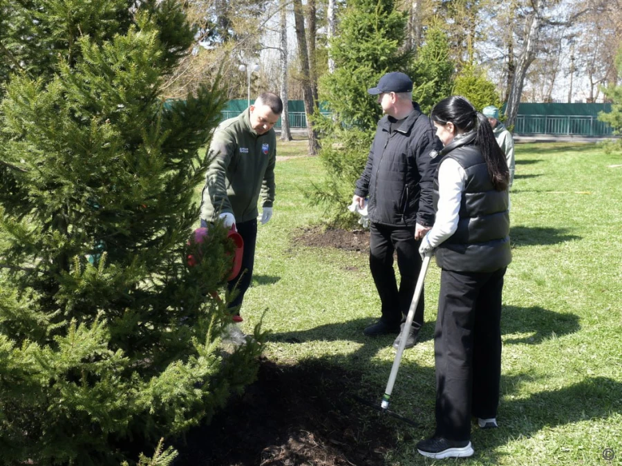 Городской субботник в Барнауле 
