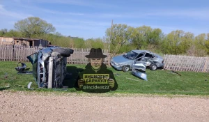 Авария в Змеиногорском районе разнесла две машины

