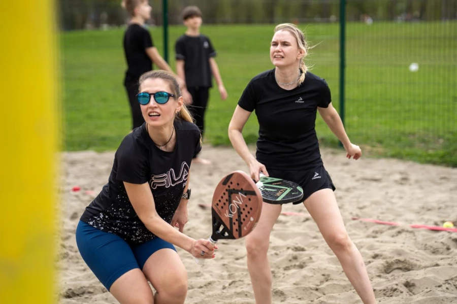 Тренировка по пляжному теннису в Барнауле.